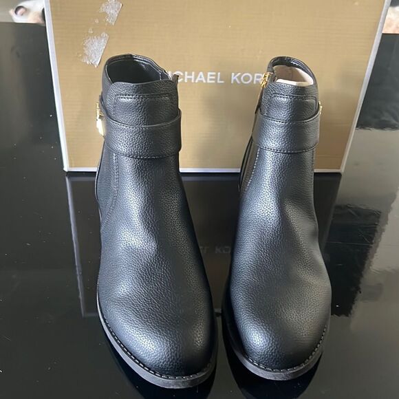 NWT Michael Kors vegan black booties 7 - Picture 2 of 9